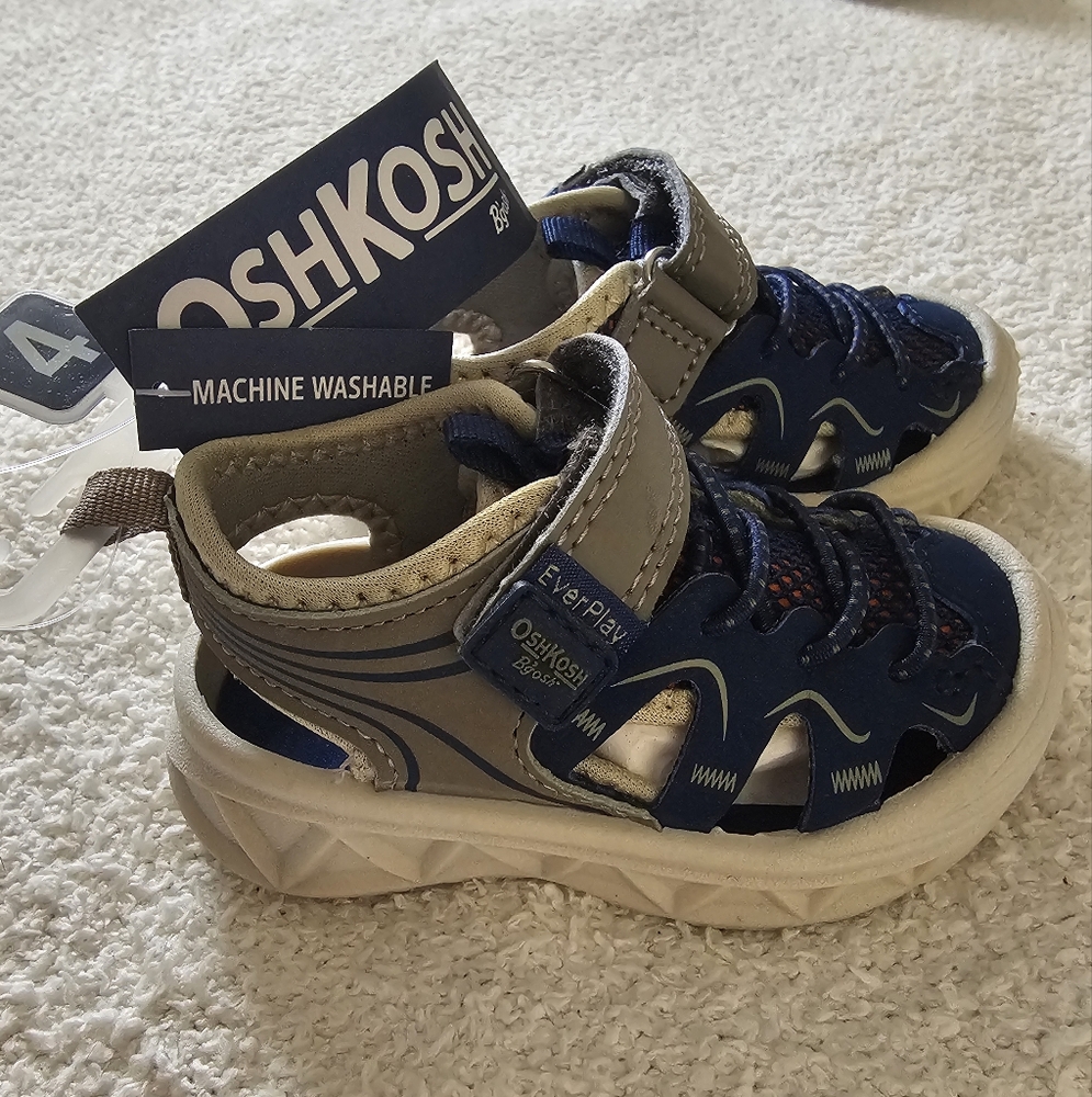 NWT Oshkosh Boys Toddler Shoes